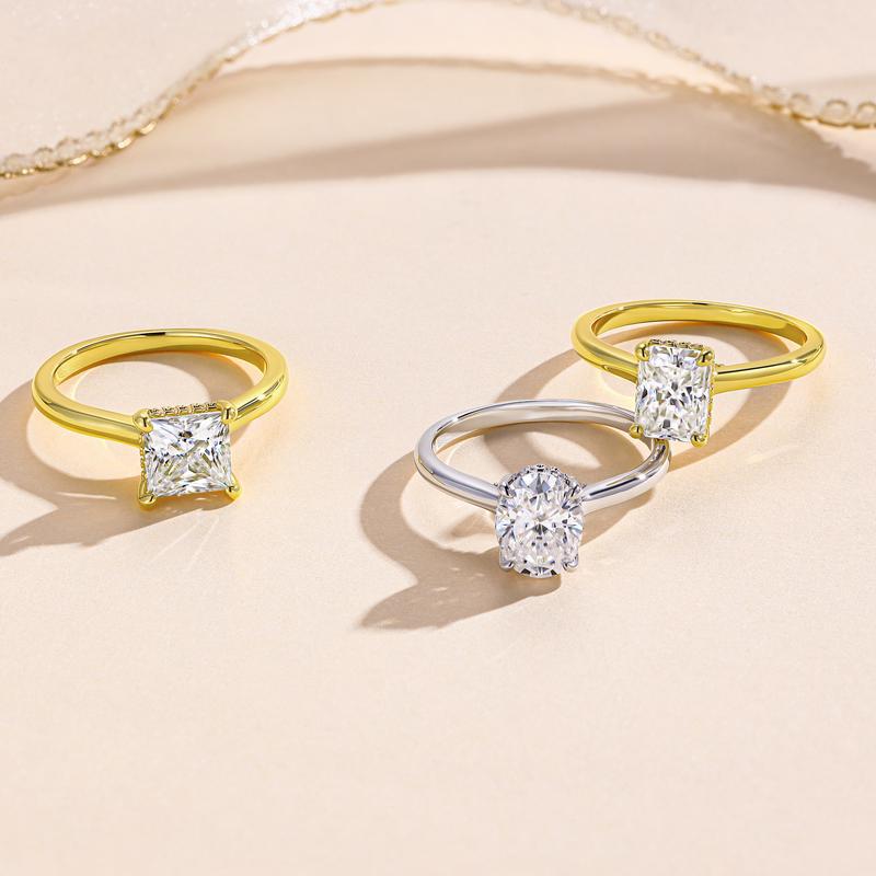 Female copper-plated 14K gold oval zirconia ring