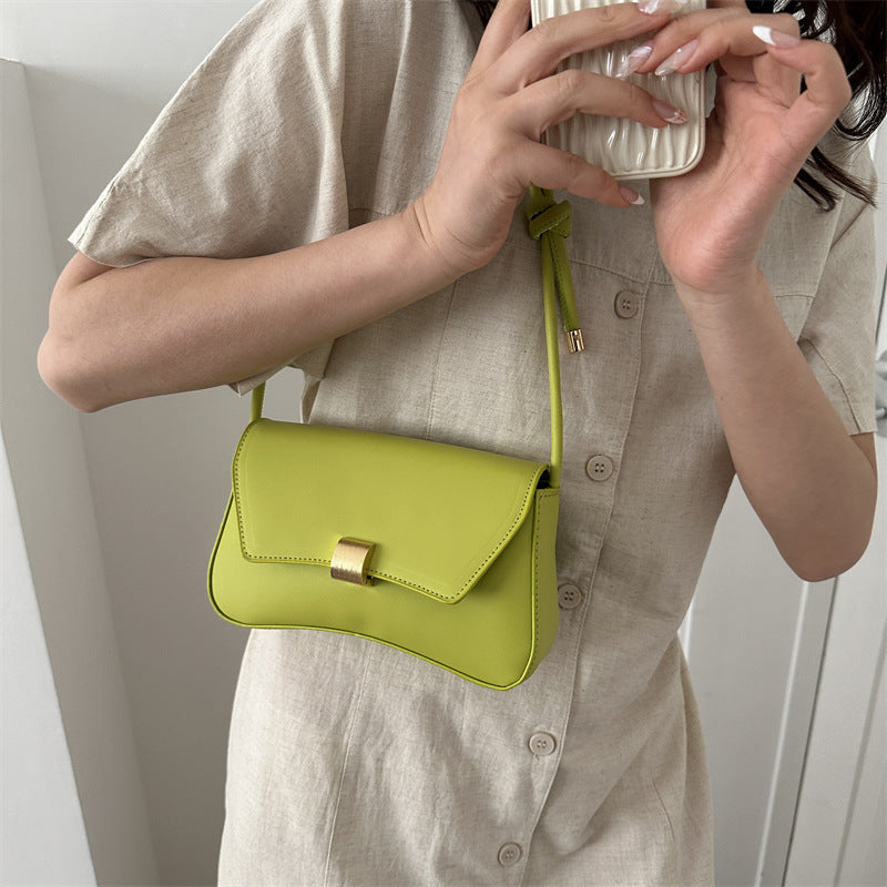 Isabella Retro Baguette Bag