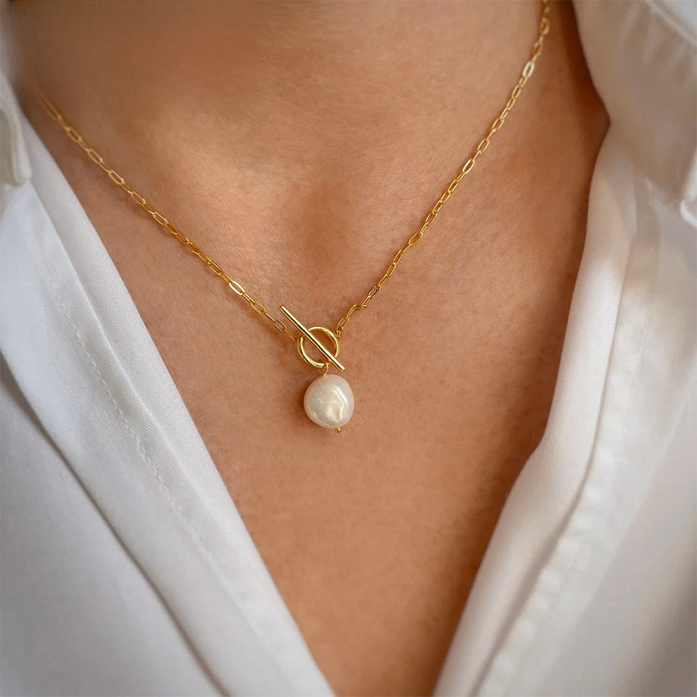 Freshwater pearl necklace with titanium steel square chain